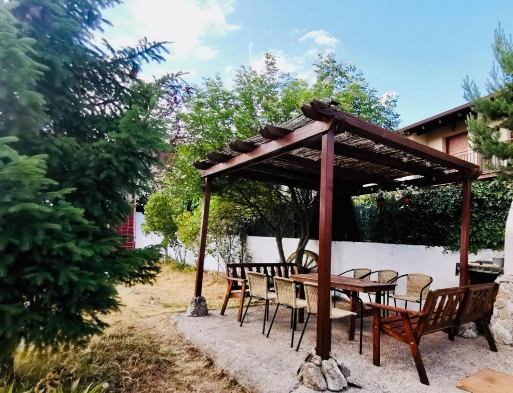 El Piornal Guest House Navarredonda de Gredos Ngoại thất bức ảnh